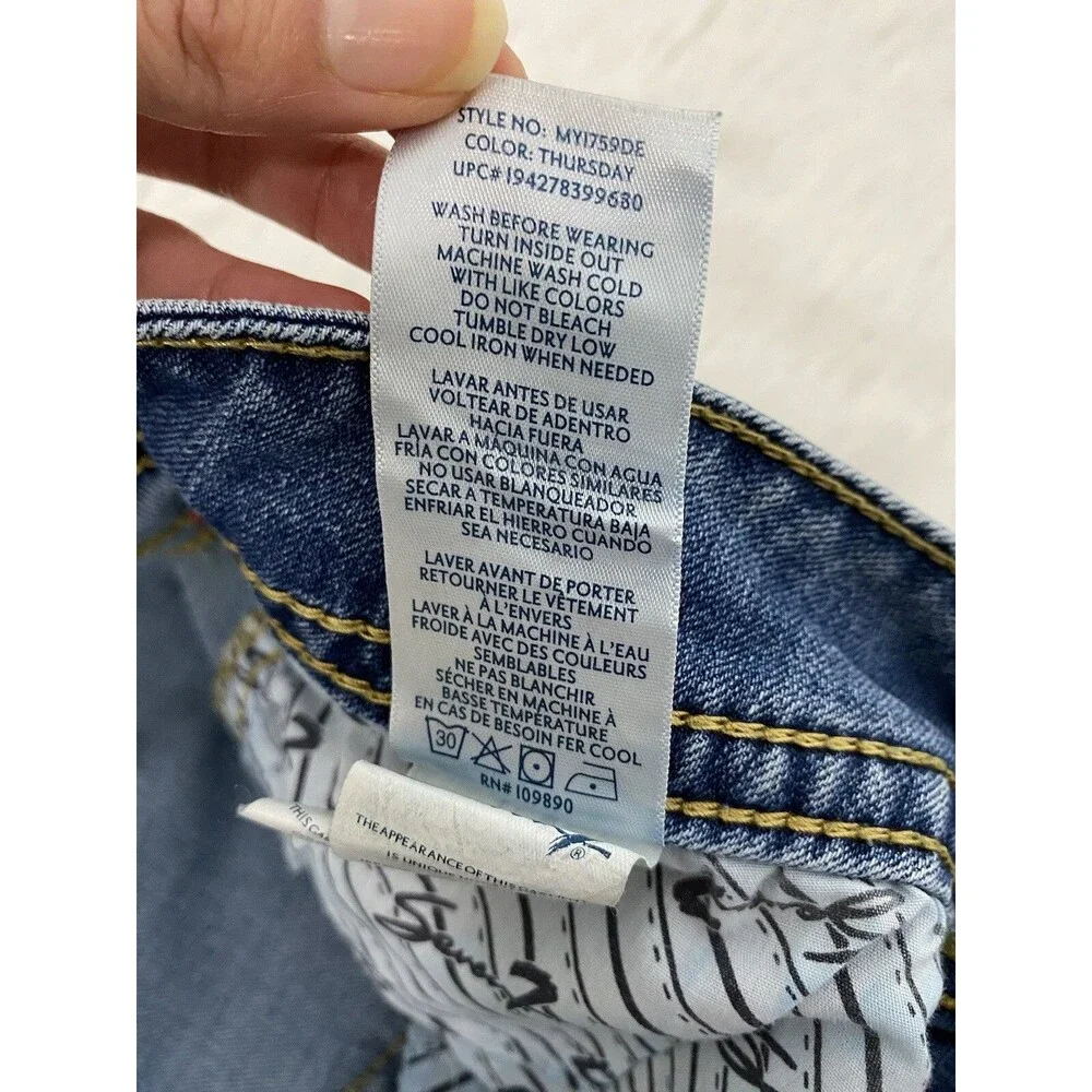 Seven7 blue jeans